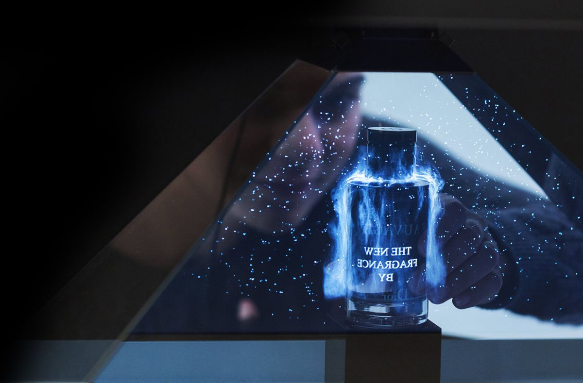 Holographic display
