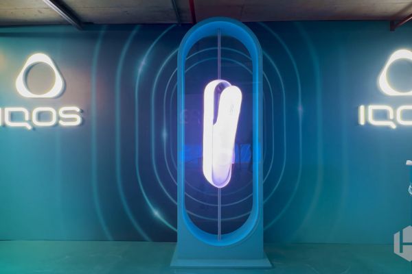 IQOS Holographic Evolution IQOS Holographic Evolution